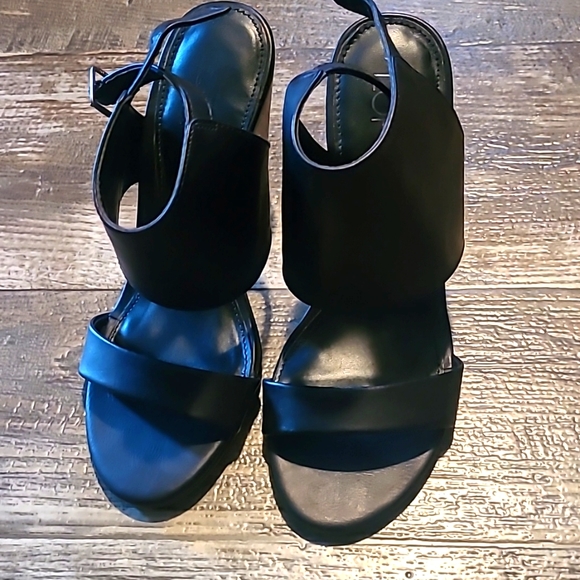 LOFT Shoes - LOFT BLACK HEELS SIZE 7M